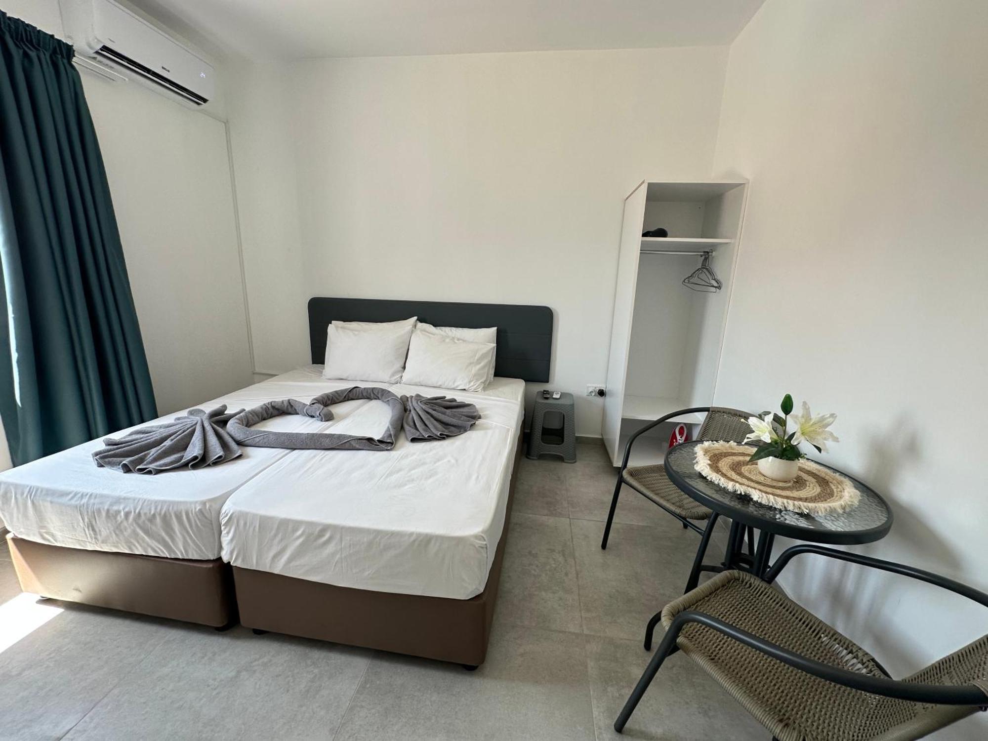איה נאפה Sun Plaza Suites - Adults Only מראה חיצוני תמונה