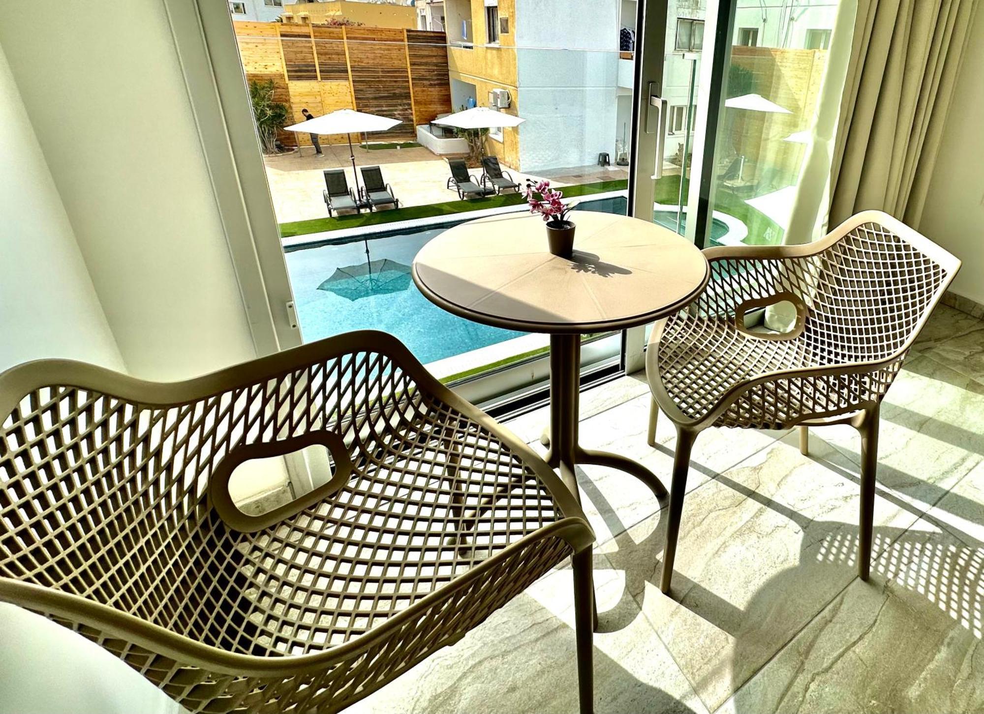 איה נאפה Sun Plaza Suites - Adults Only מראה חיצוני תמונה
