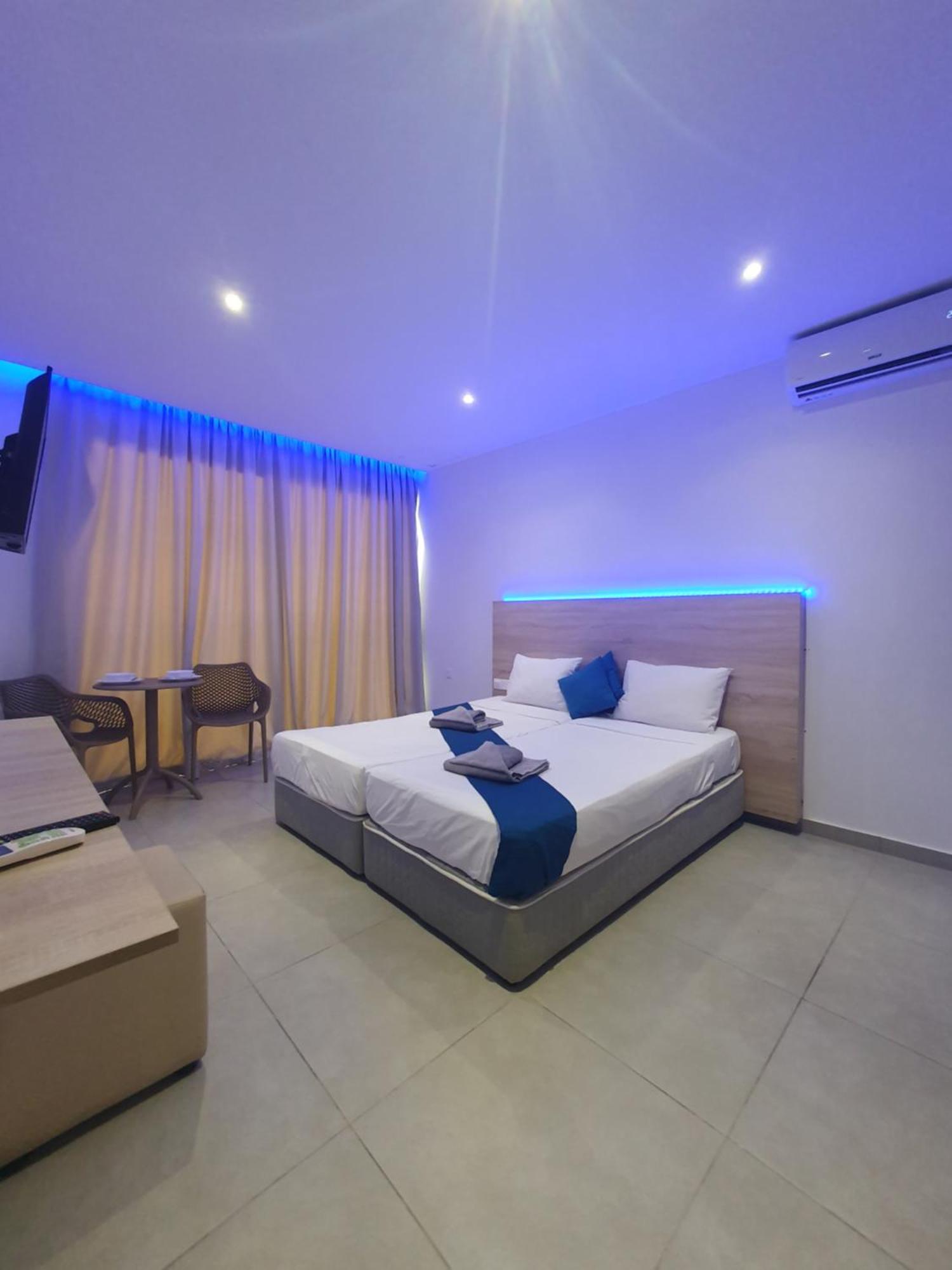 איה נאפה Sun Plaza Suites - Adults Only מראה חיצוני תמונה