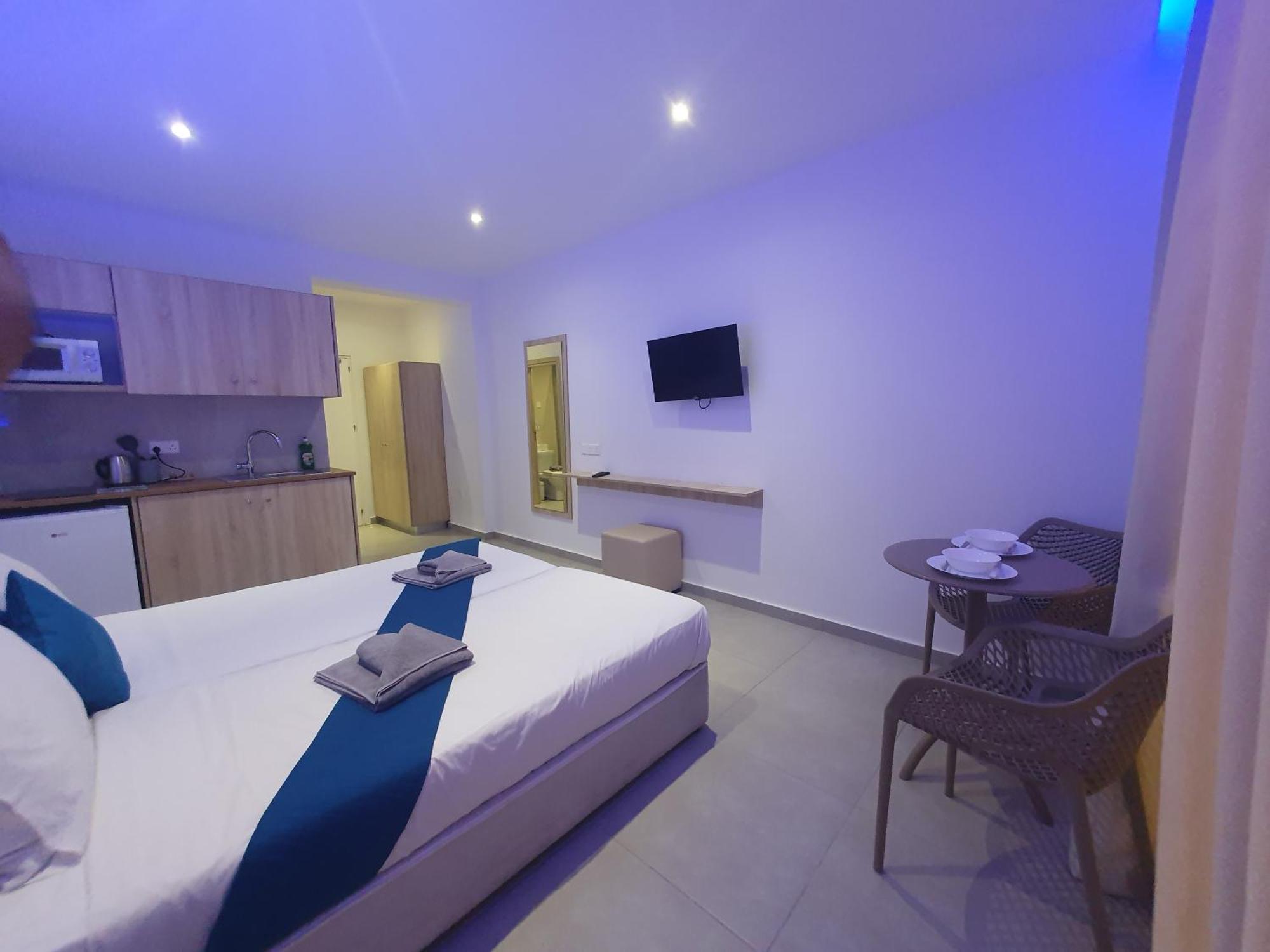 איה נאפה Sun Plaza Suites - Adults Only מראה חיצוני תמונה