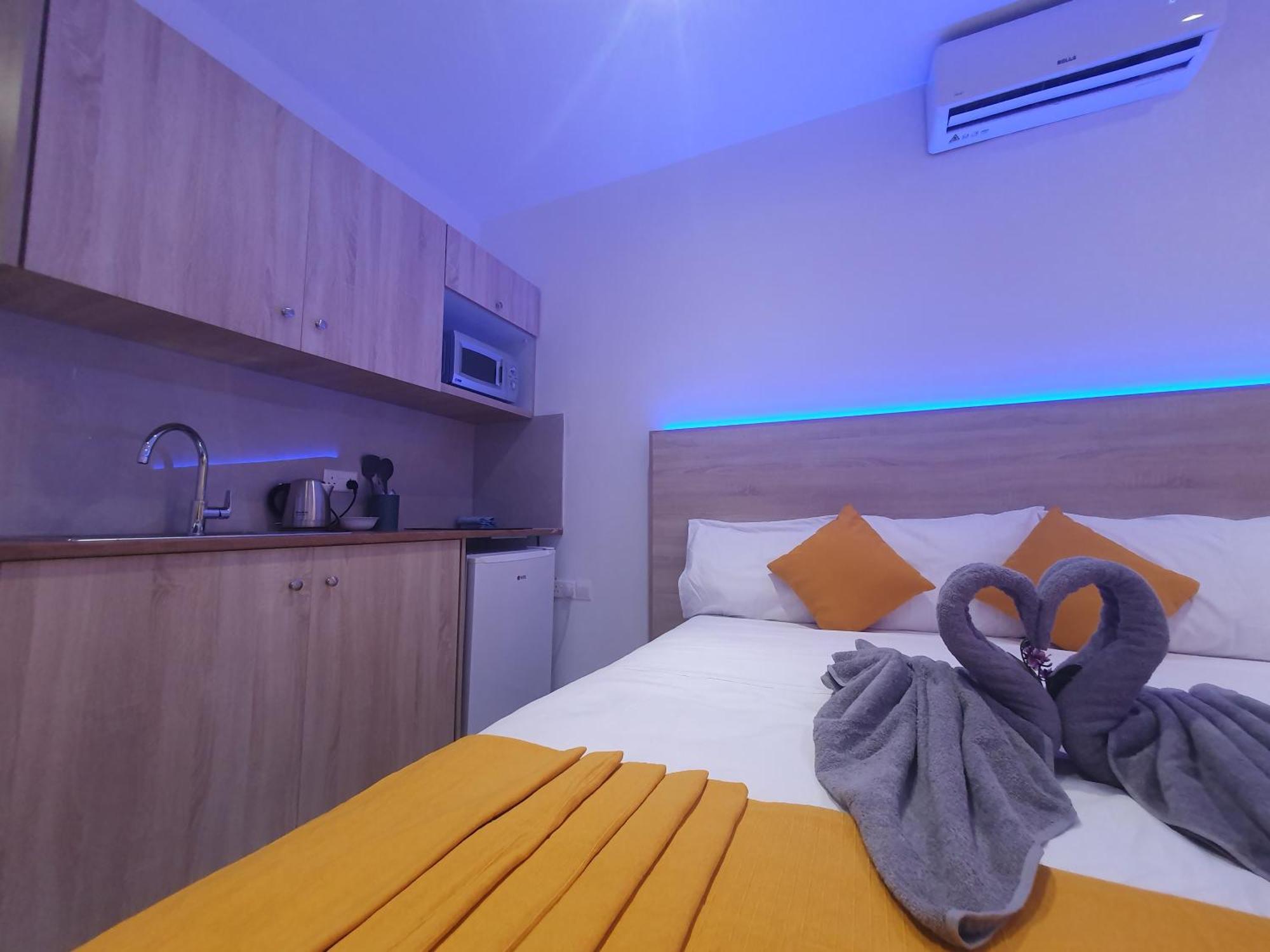 איה נאפה Sun Plaza Suites - Adults Only מראה חיצוני תמונה