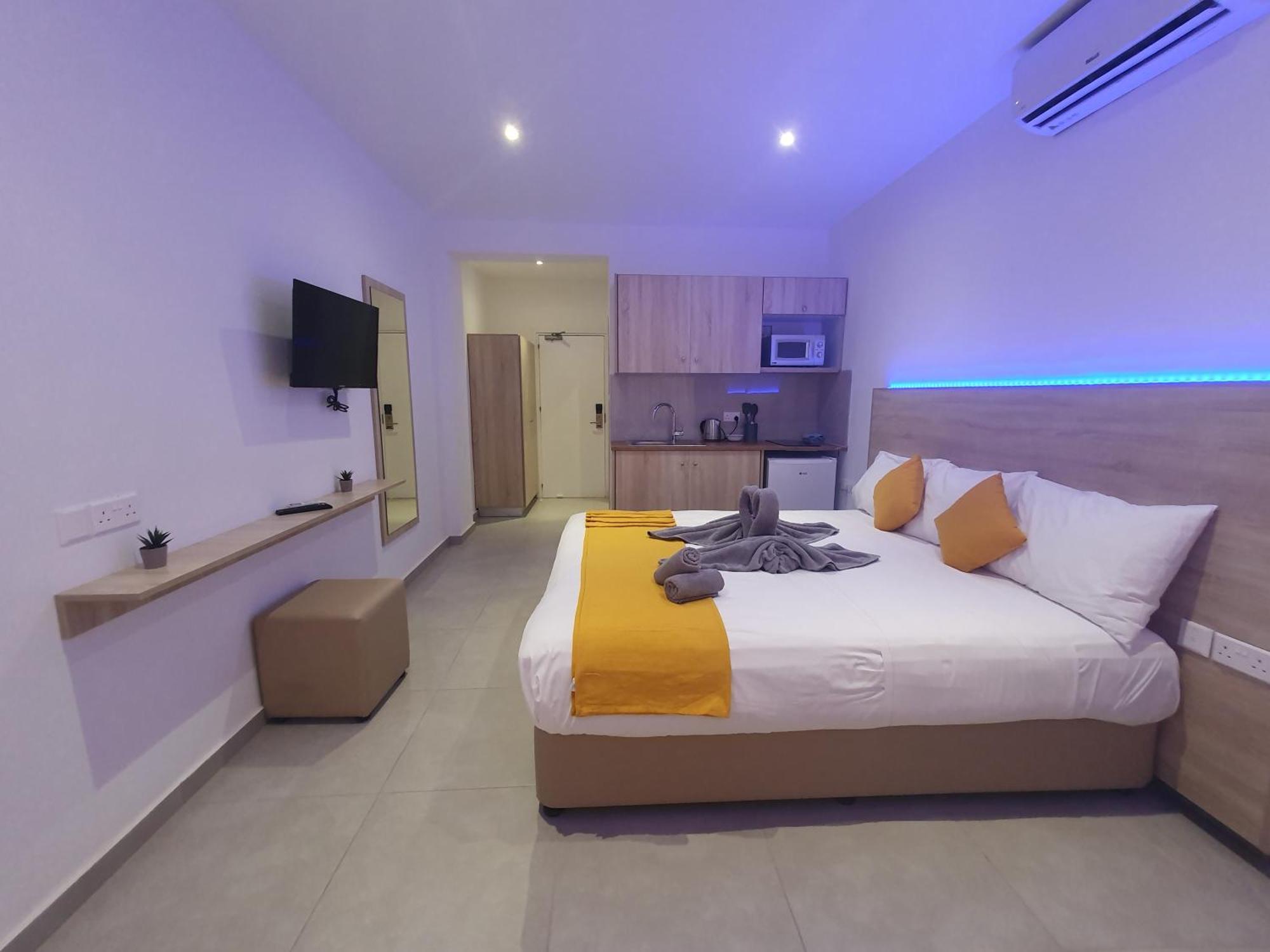 איה נאפה Sun Plaza Suites - Adults Only מראה חיצוני תמונה