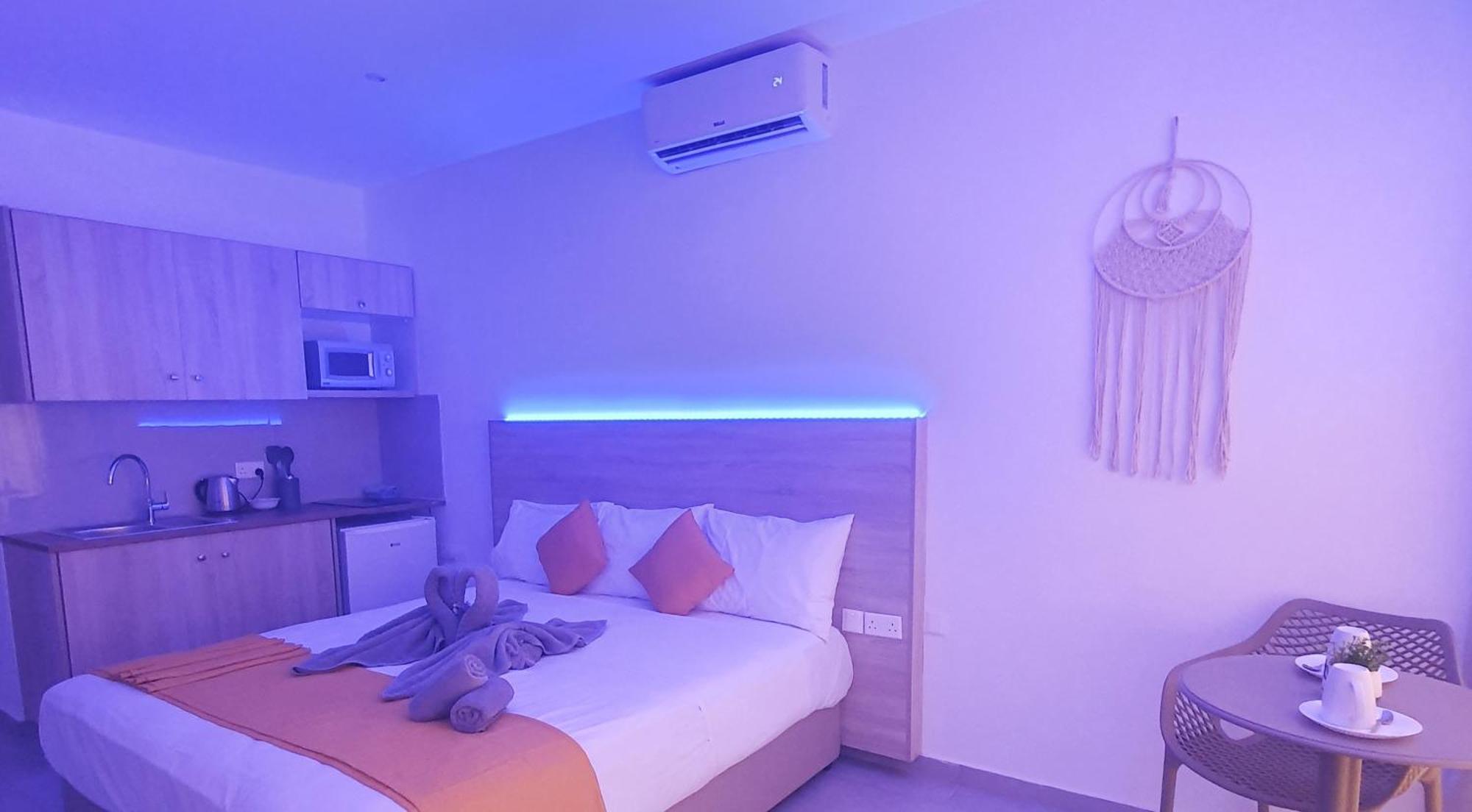 איה נאפה Sun Plaza Suites - Adults Only מראה חיצוני תמונה