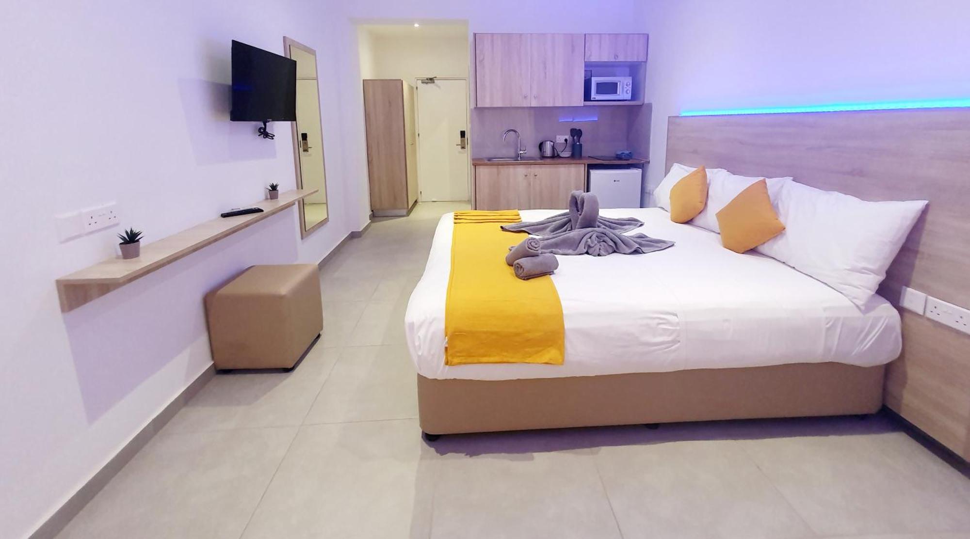 איה נאפה Sun Plaza Suites - Adults Only מראה חיצוני תמונה