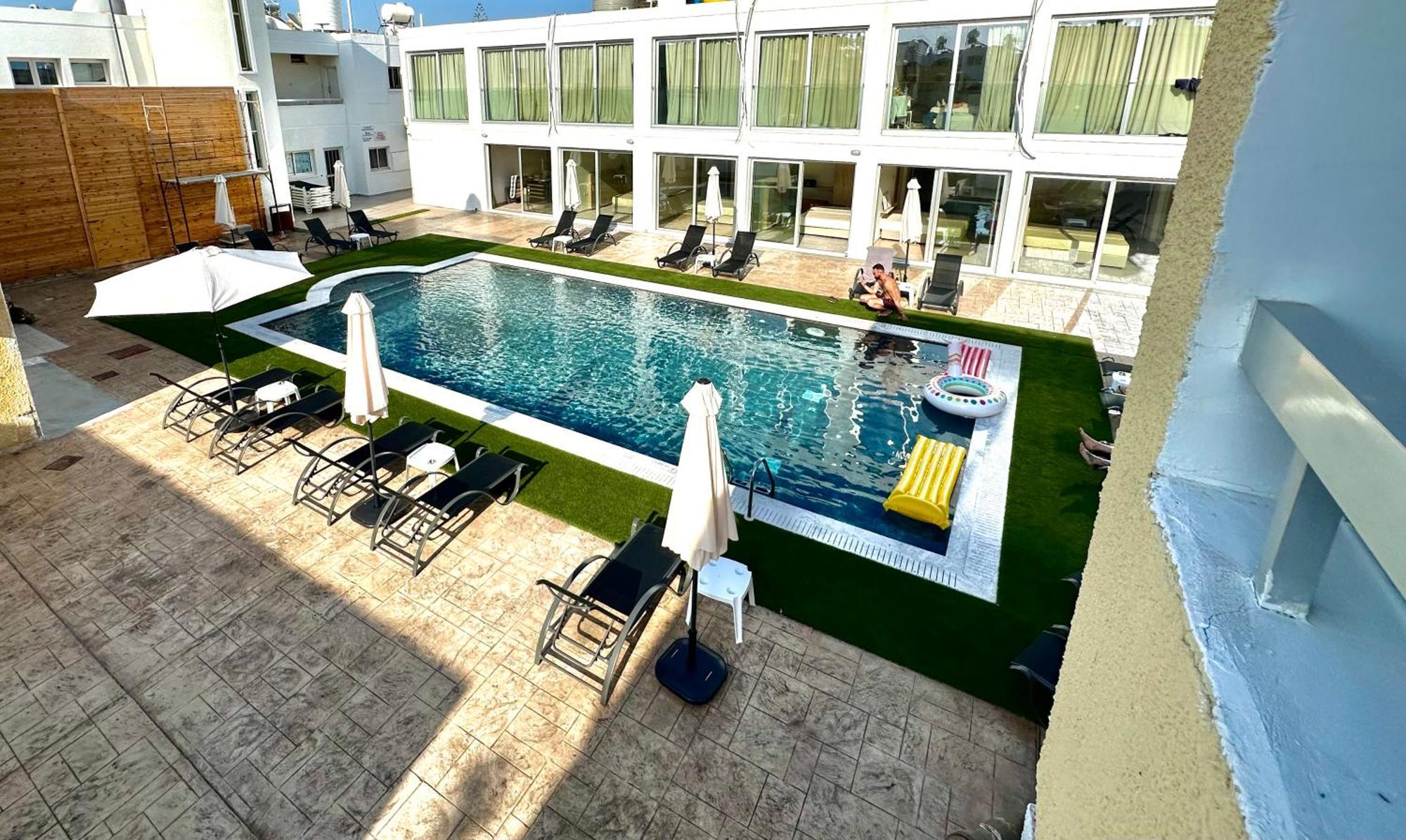 איה נאפה Sun Plaza Suites - Adults Only מראה חיצוני תמונה