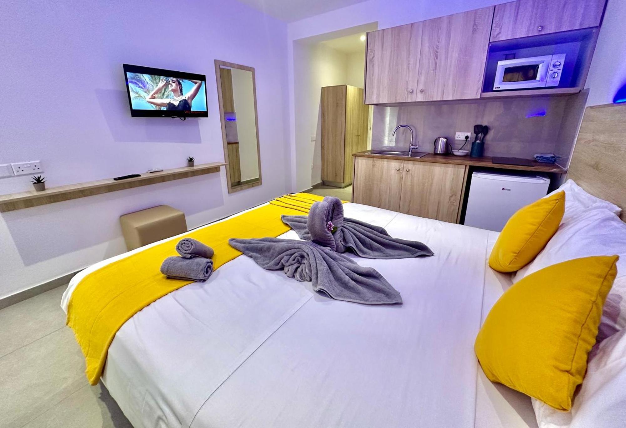 איה נאפה Sun Plaza Suites - Adults Only מראה חיצוני תמונה
