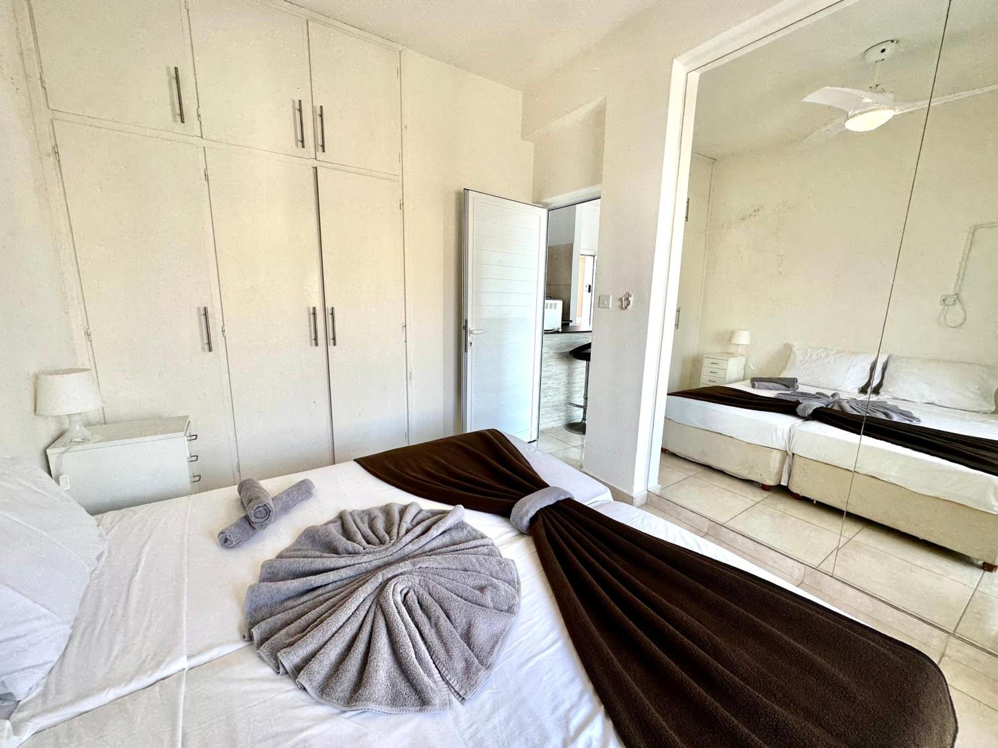 איה נאפה Sun Plaza Suites - Adults Only מראה חיצוני תמונה