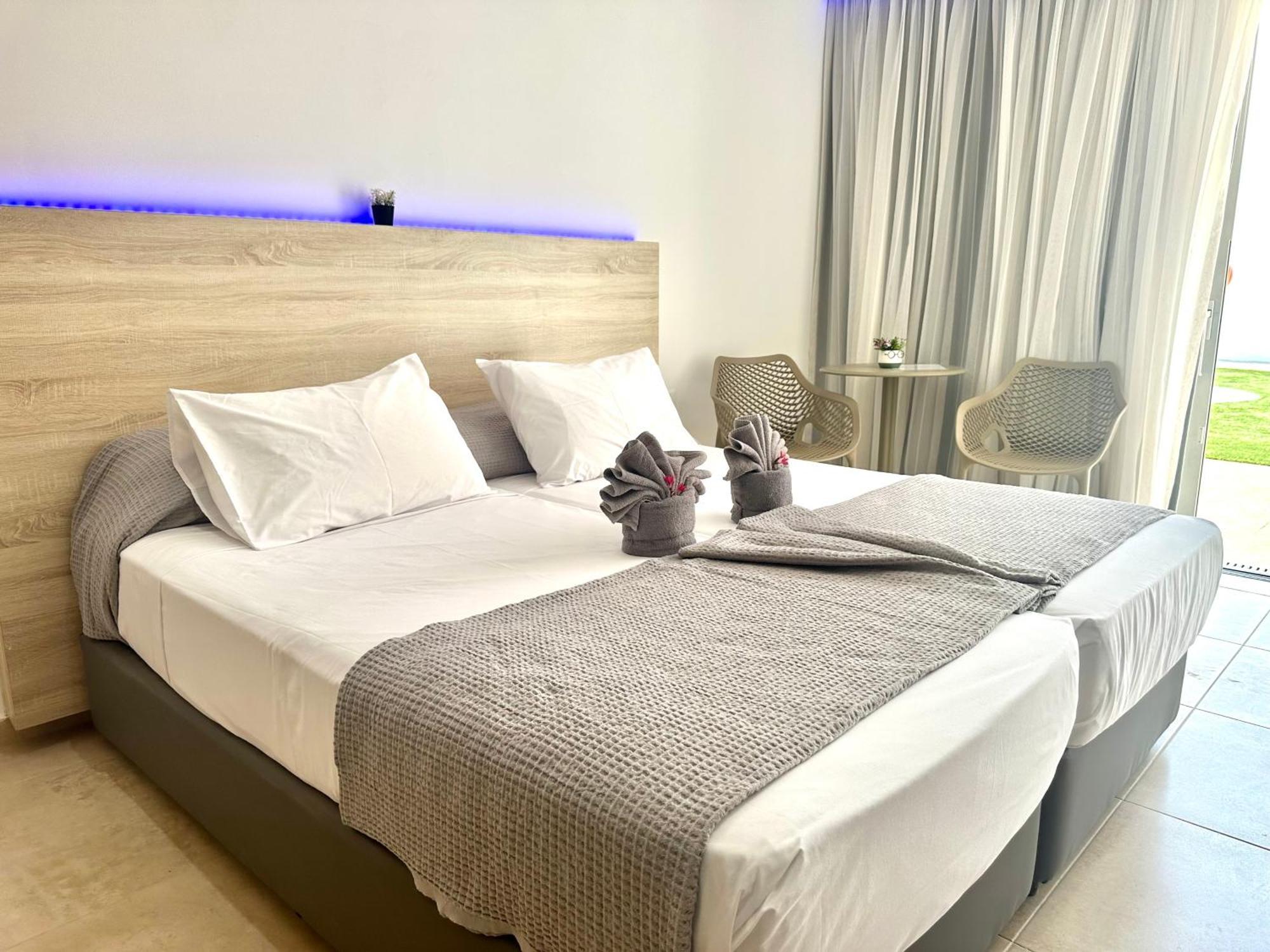 איה נאפה Sun Plaza Suites - Adults Only מראה חיצוני תמונה