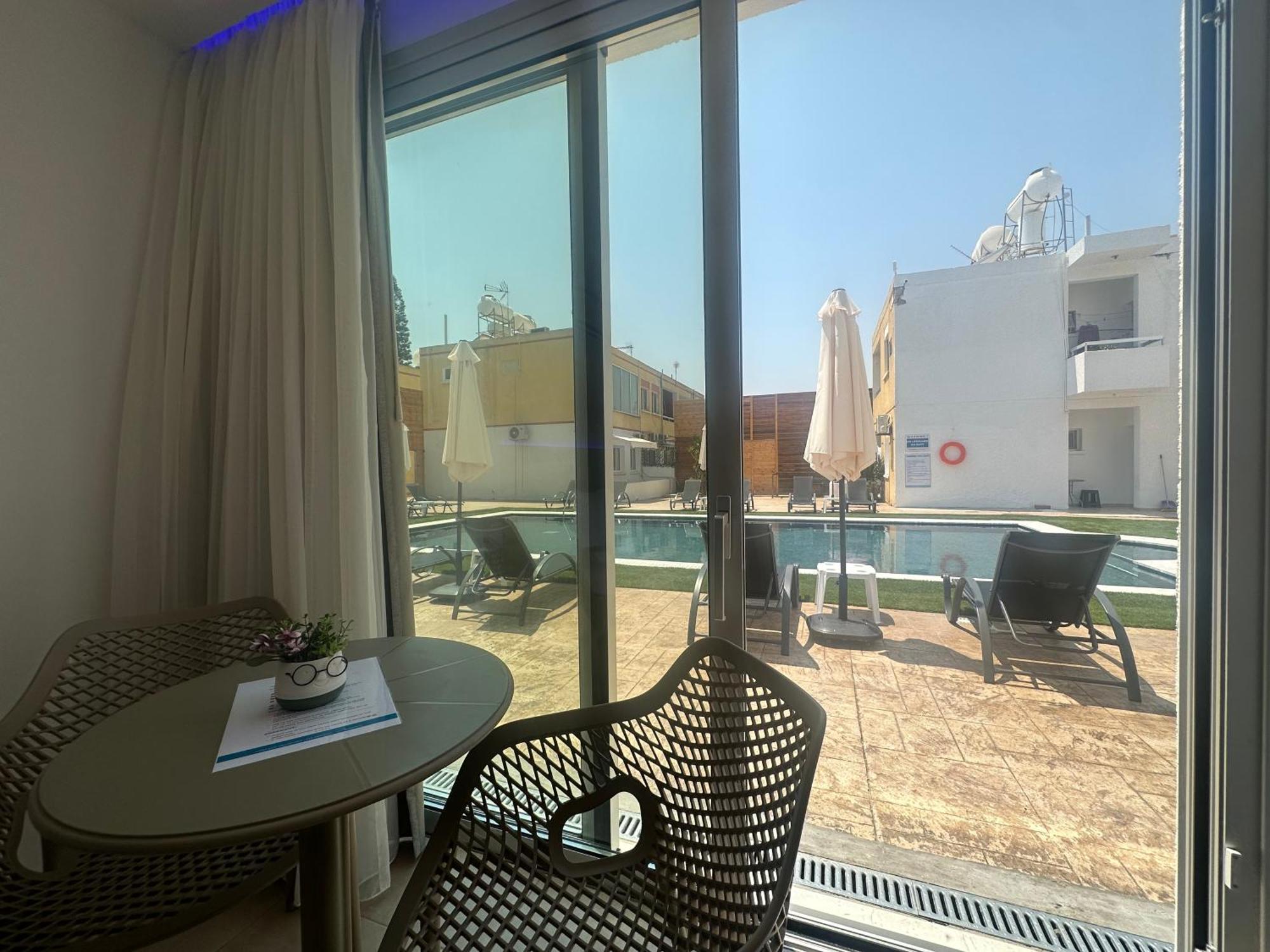 איה נאפה Sun Plaza Suites - Adults Only מראה חיצוני תמונה