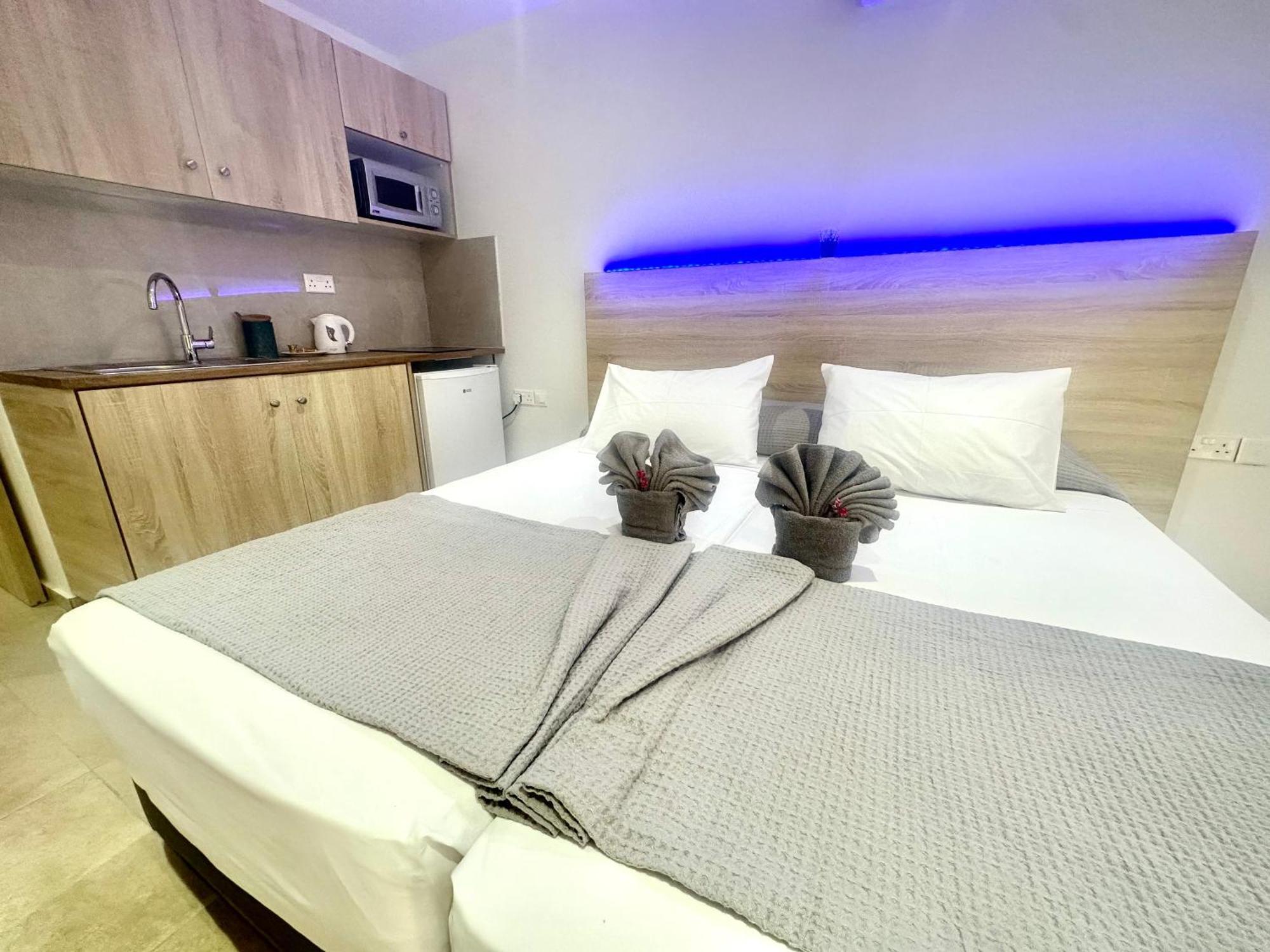 איה נאפה Sun Plaza Suites - Adults Only מראה חיצוני תמונה