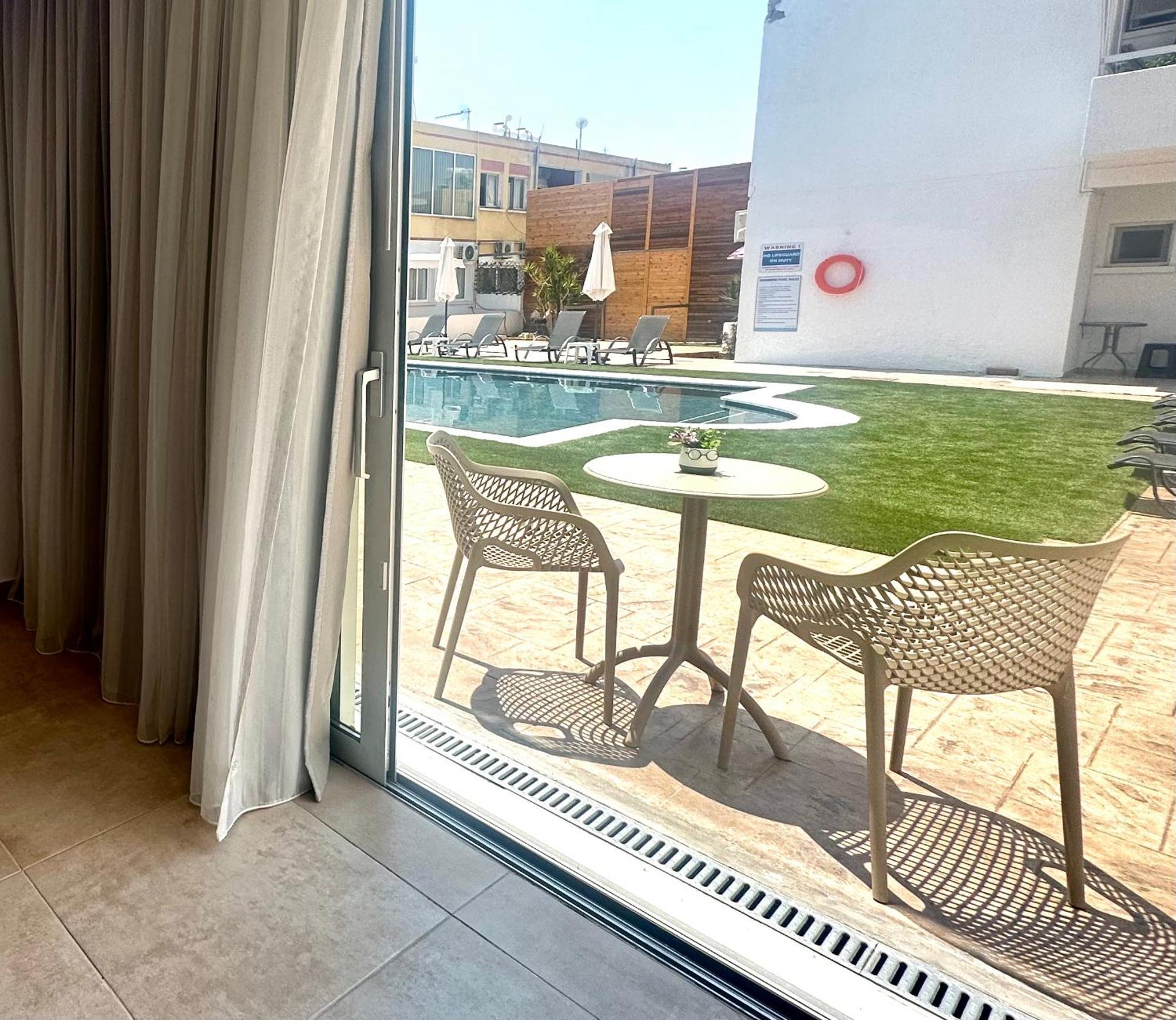 איה נאפה Sun Plaza Suites - Adults Only מראה חיצוני תמונה